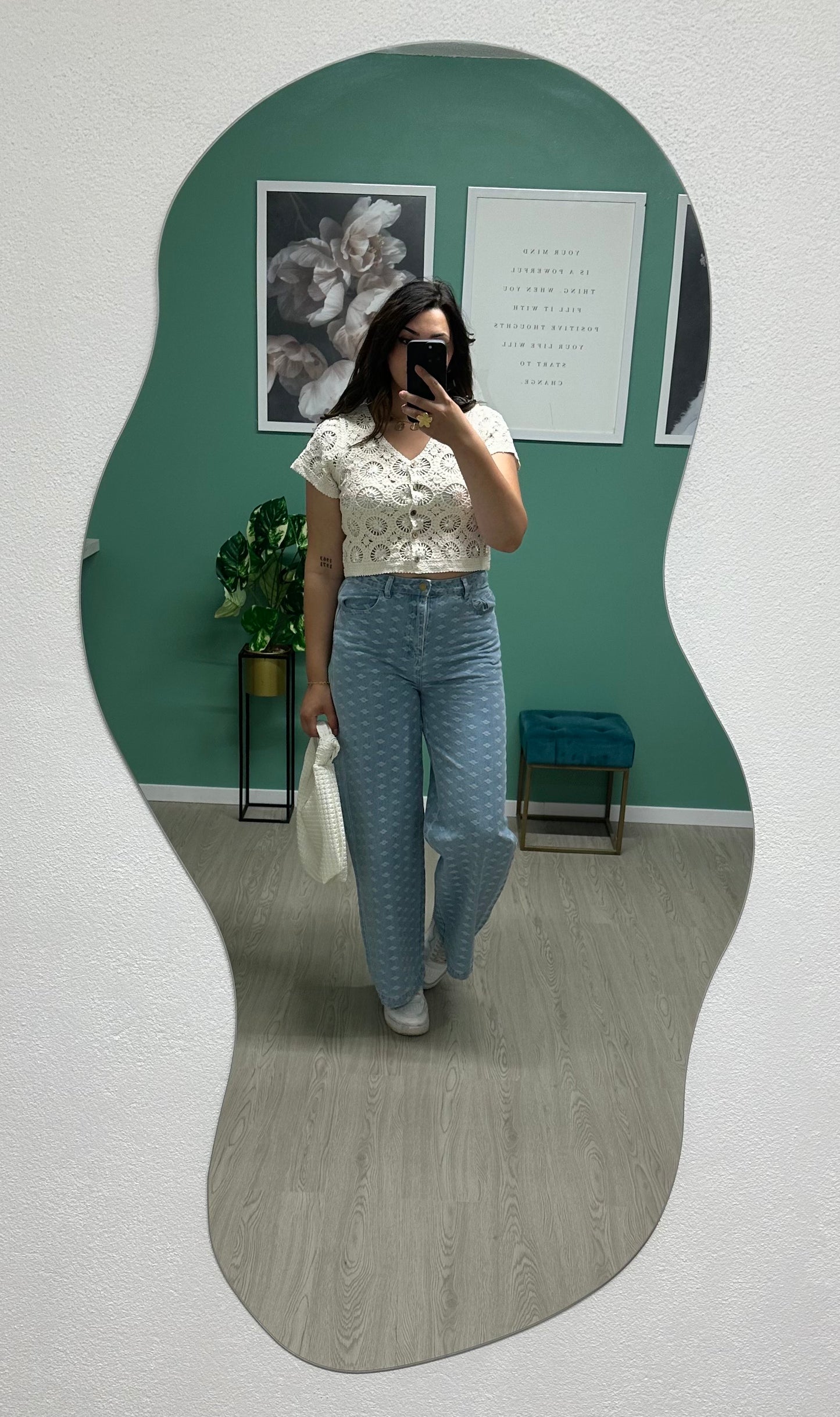 JEAN ISIS