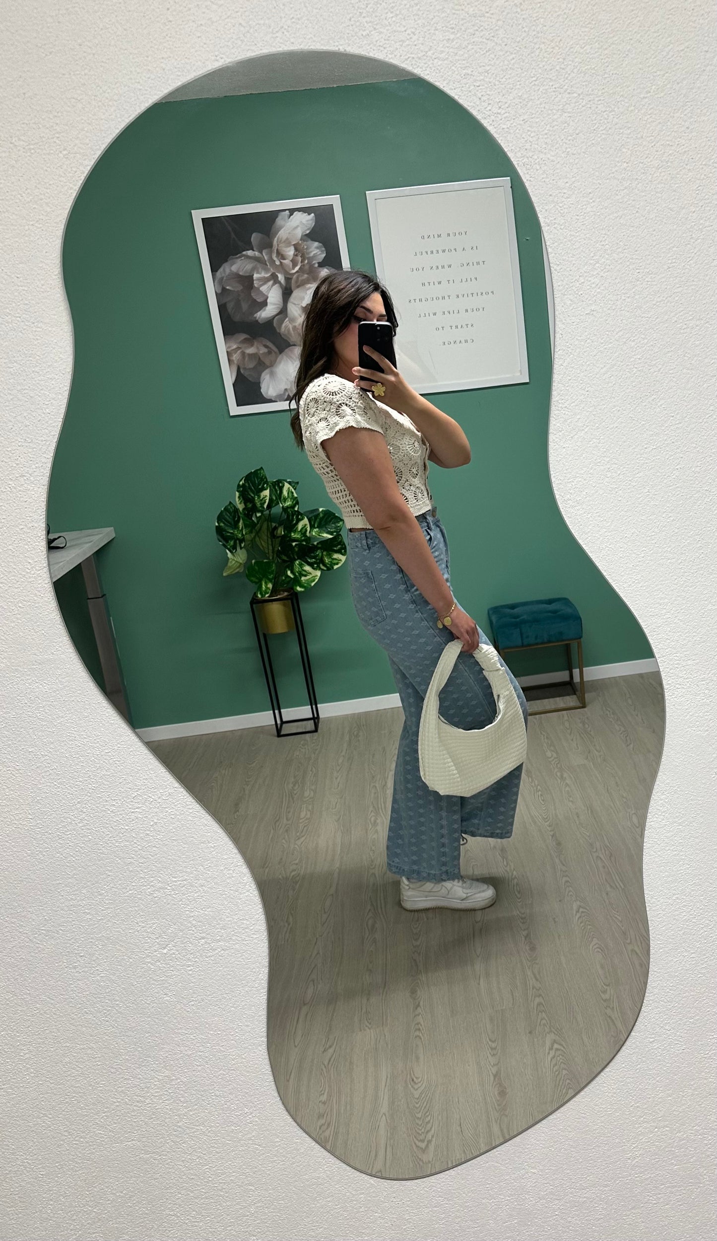 JEAN ISIS